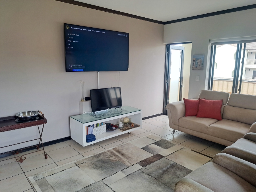 2 Bedroom Property for Sale in Bowtie Western Cape